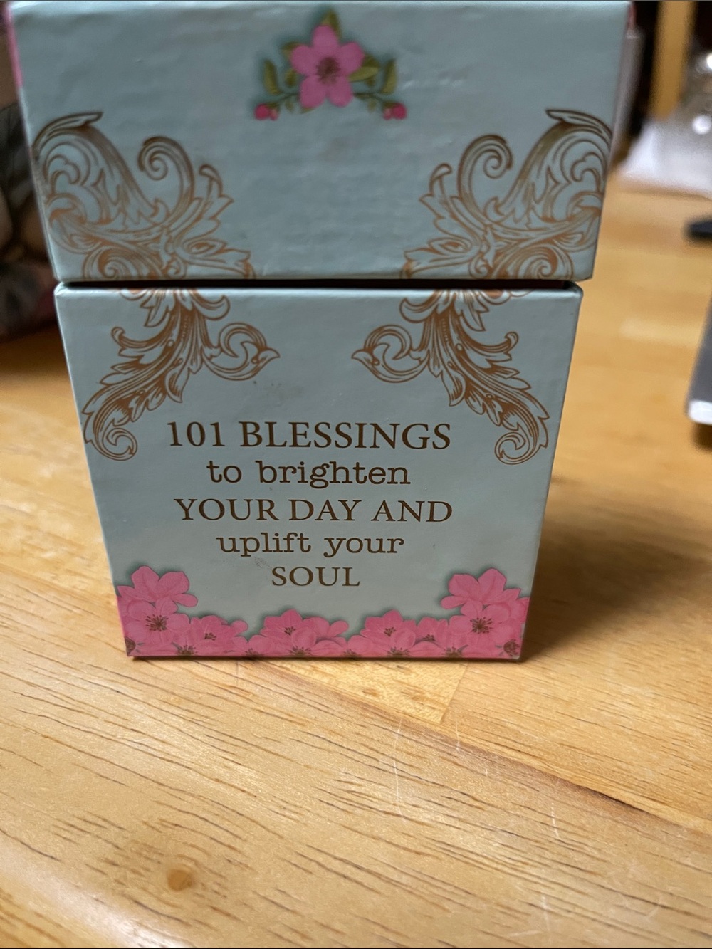 101 Promises From God for Women 2 sided Scripture Cards in Decorative Box - Picture 3 of 8